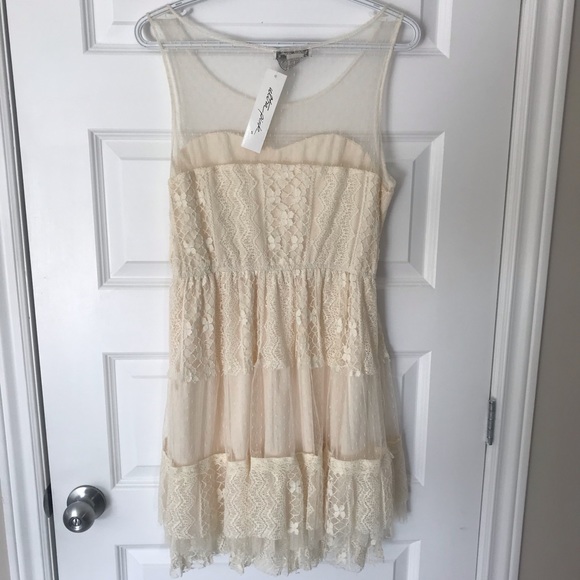 Ultra Pink lace dress new with tag - Picture 2 of 3